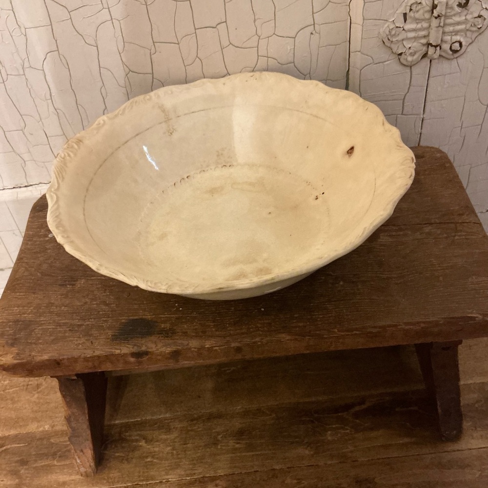 Stained Bowl & Kromex Salt/Pepper Shakers - Picture 11 of 11